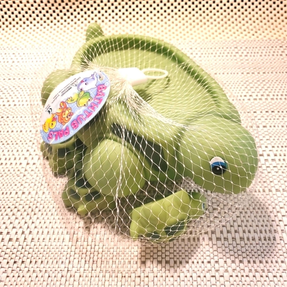 VTG Bathtub Pals turtle toy